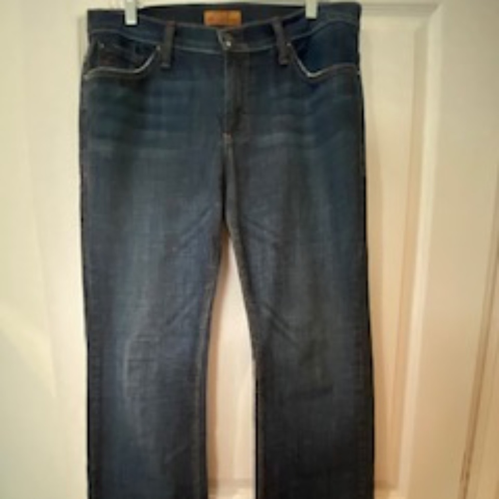 James Jeans blue jeans size 32